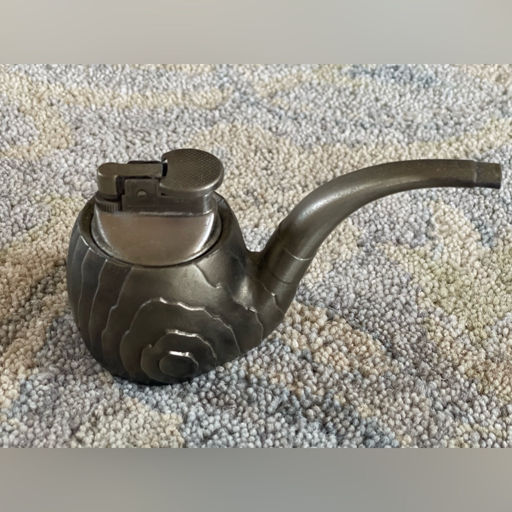 Unique antique Japanese pipe table lighter